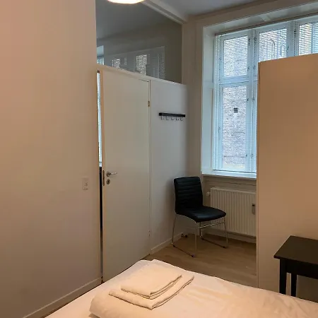 Bright 2-bedroom In The Center Of