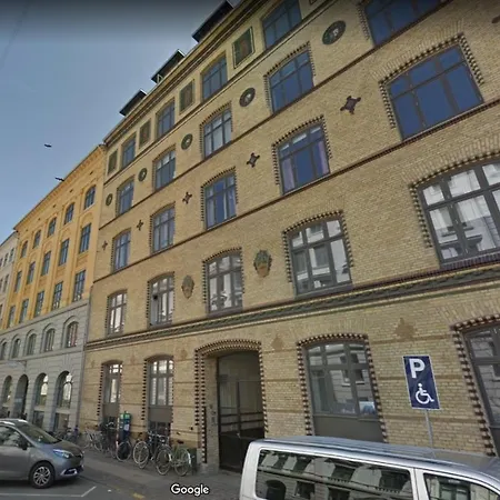Bright 2-bedroom In The Center Of Apartment